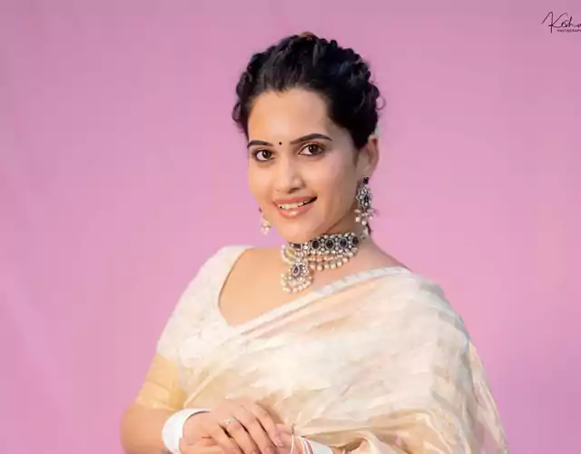 Anchor Sravanthi Chokkarapu Latest Pics